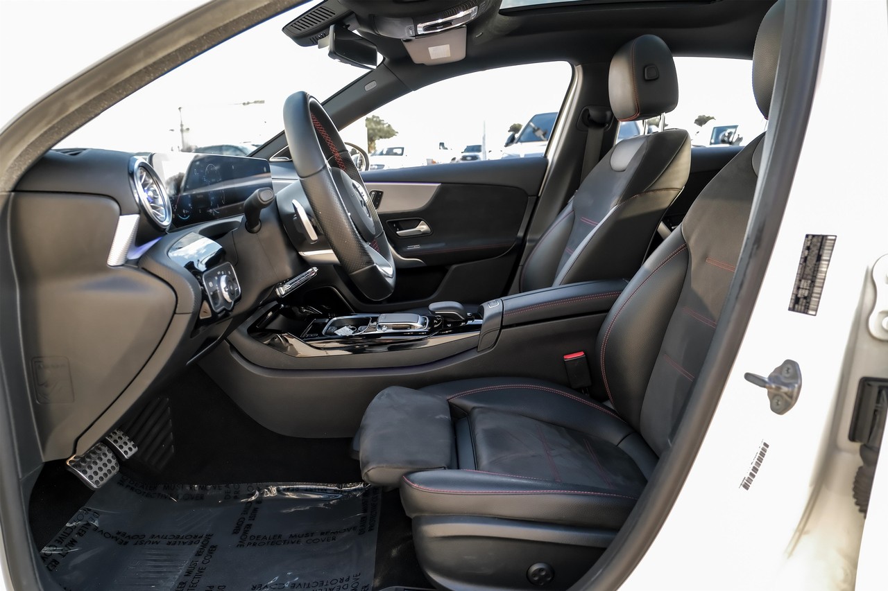 Mercedes-Benz A-Class Vehicle Main Gallery Image 04