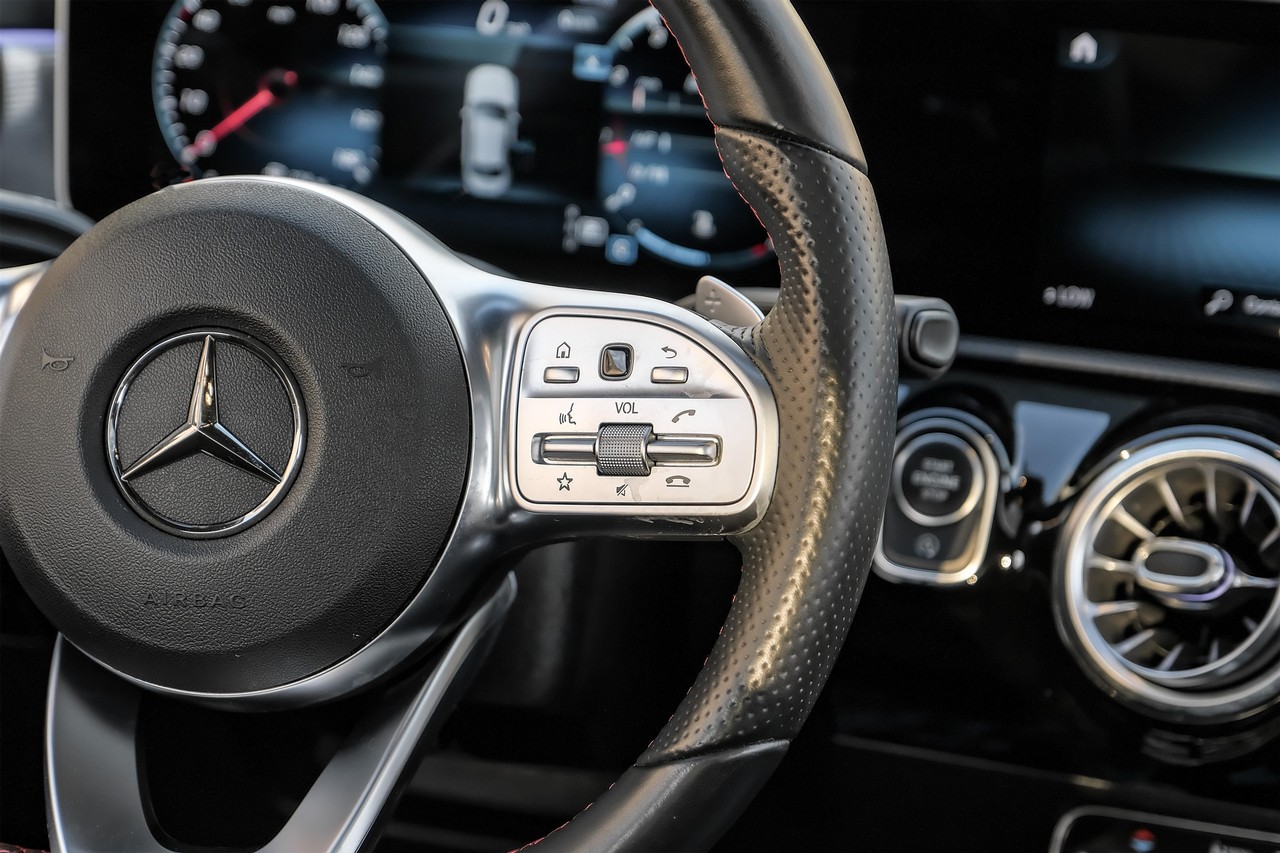 Mercedes-Benz A-Class Vehicle Main Gallery Image 17