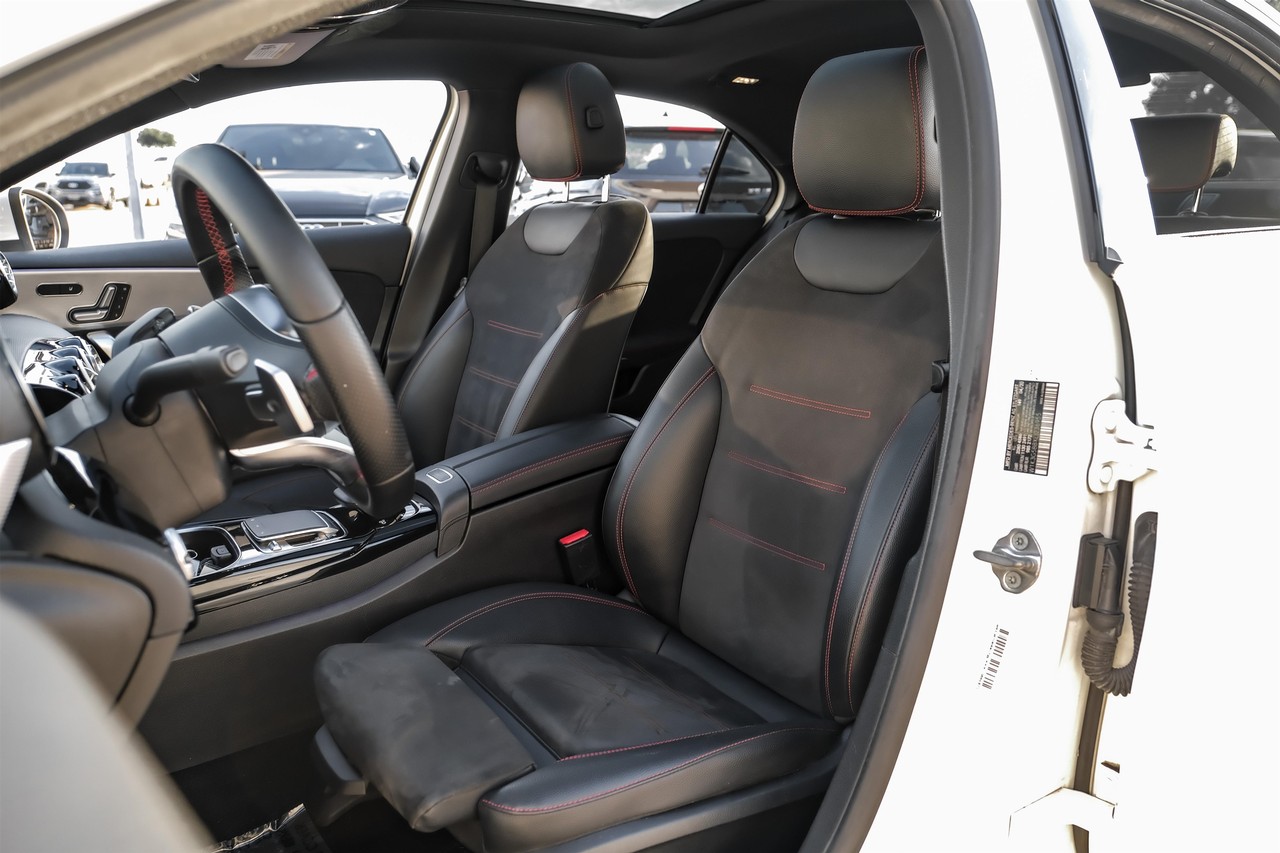 Mercedes-Benz A-Class Vehicle Main Gallery Image 30