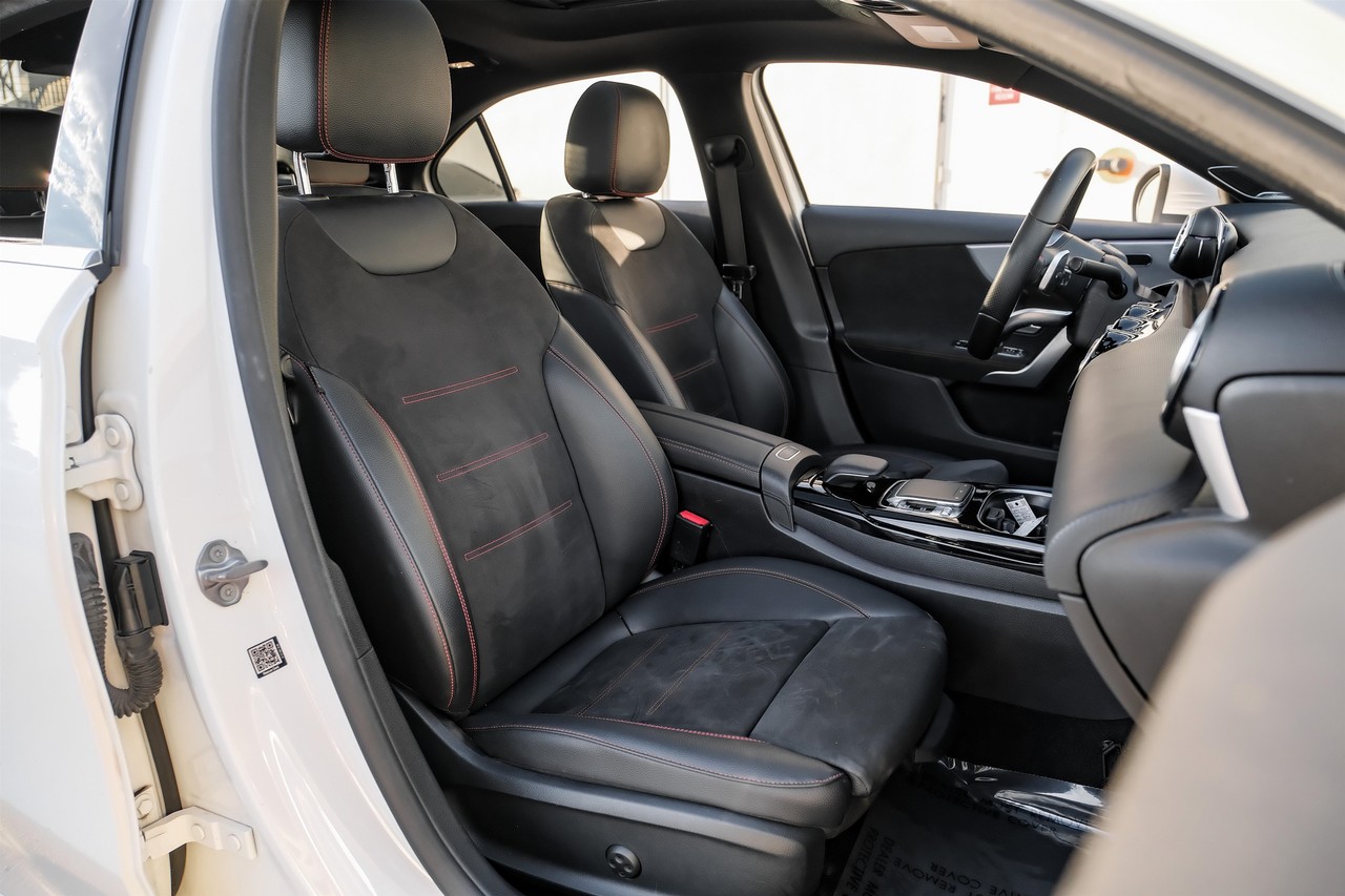 Mercedes-Benz A-Class Vehicle Main Gallery Image 32