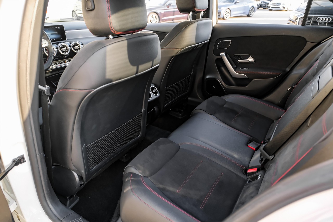 Mercedes-Benz A-Class Vehicle Main Gallery Image 35