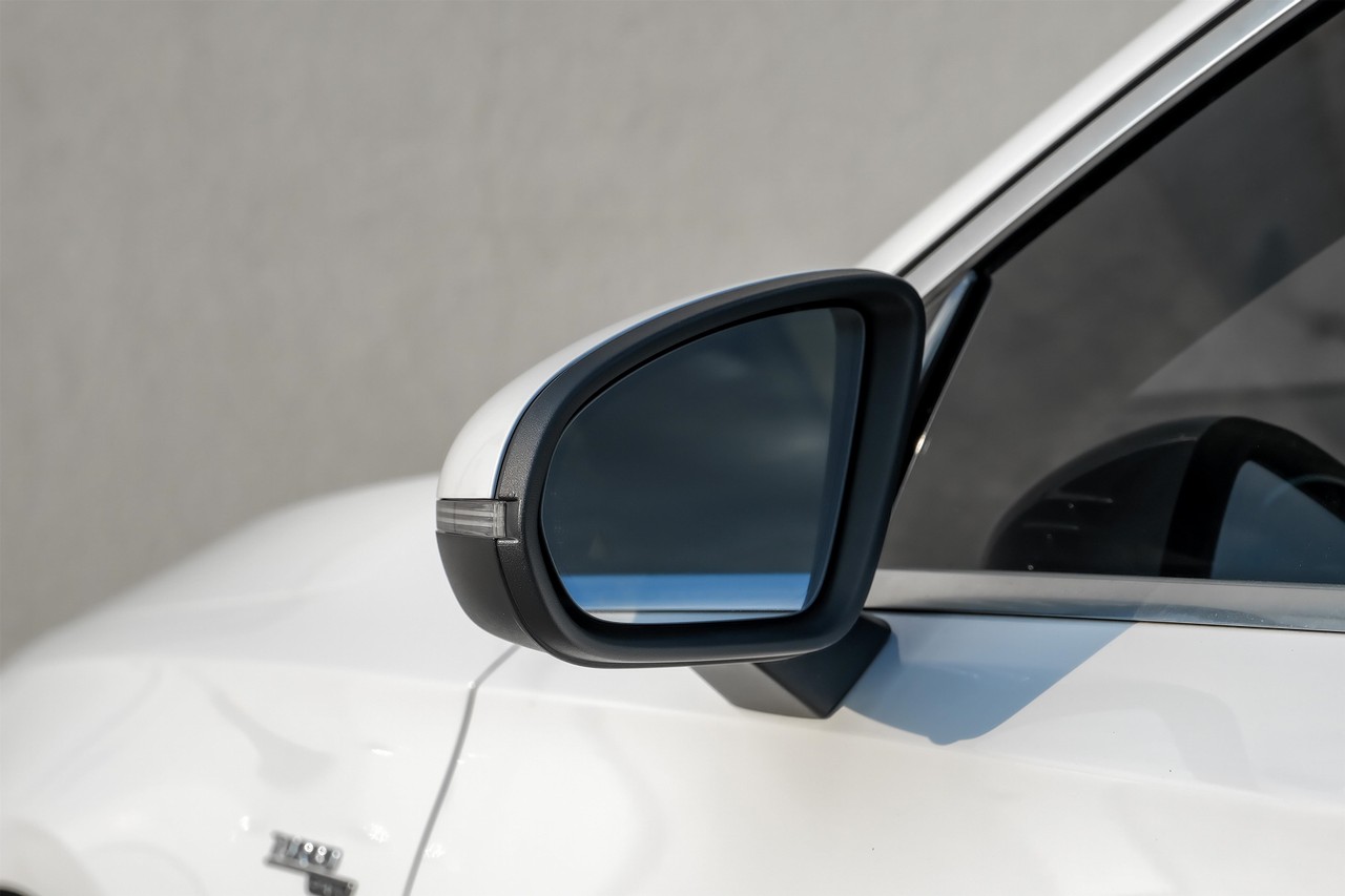 Mercedes-Benz A-Class Vehicle Main Gallery Image 38