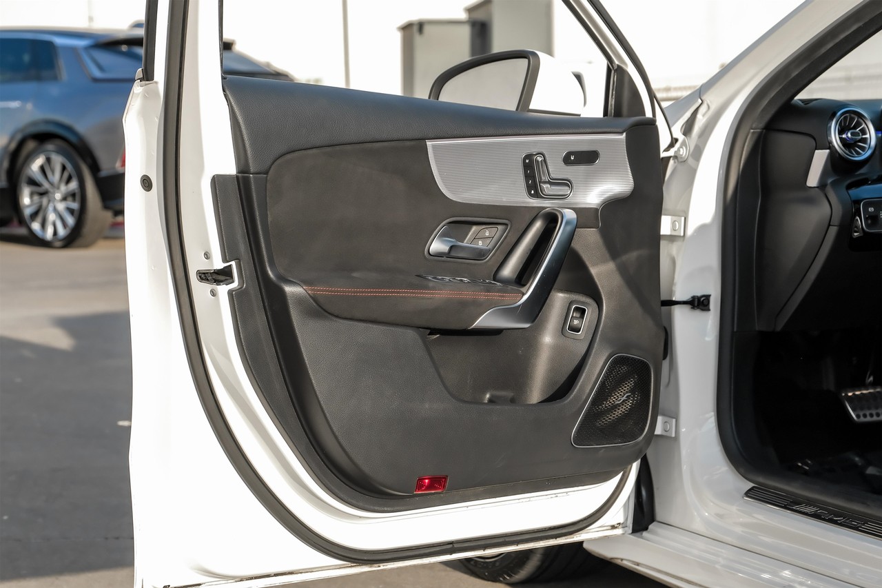 Mercedes-Benz A-Class Vehicle Main Gallery Image 39