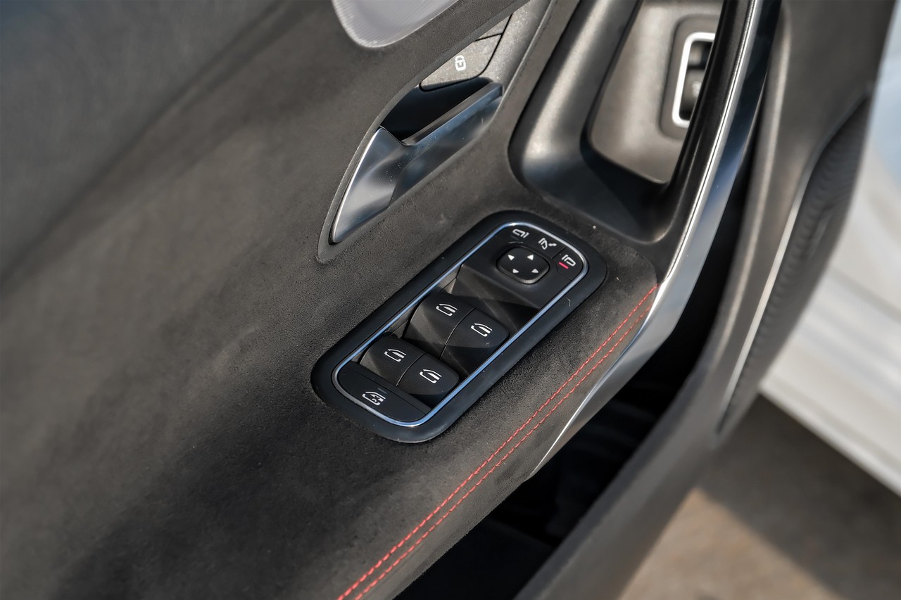 Mercedes-Benz A-Class Vehicle Main Gallery Image 40