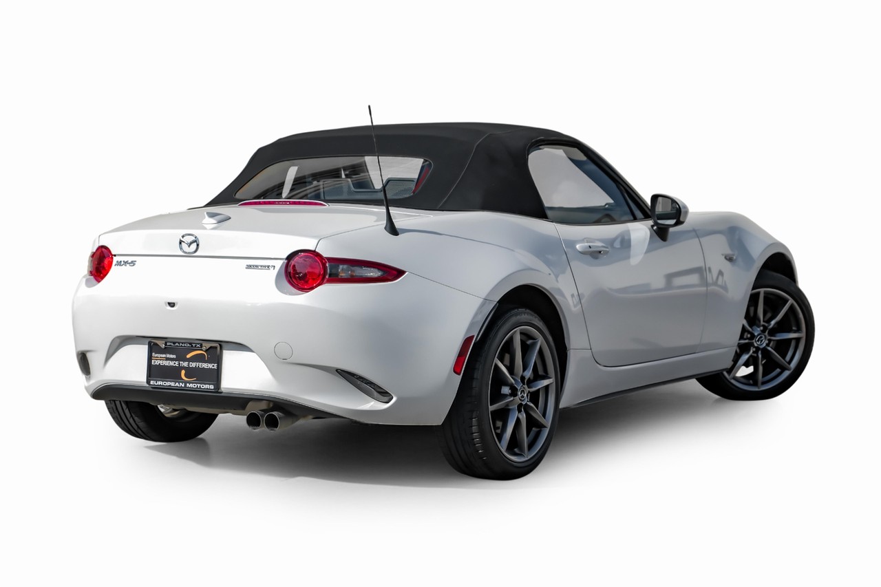 Mazda MX-5 Miata Vehicle Main Gallery Image 08
