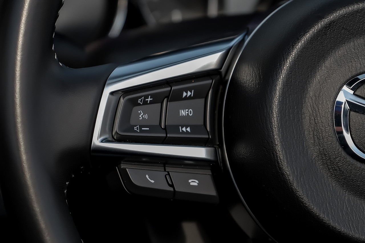 Mazda MX-5 Miata Vehicle Main Gallery Image 16