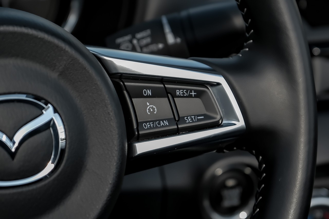 Mazda MX-5 Miata Vehicle Main Gallery Image 17
