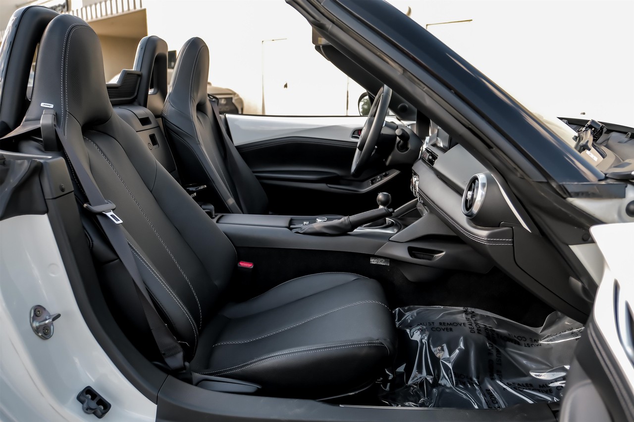 Mazda MX-5 Miata Vehicle Main Gallery Image 30