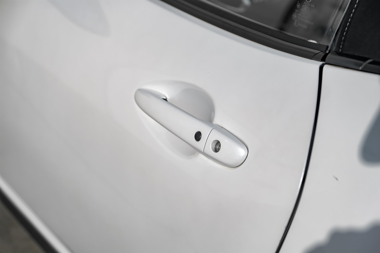 Mazda MX-5 Miata Vehicle Main Gallery Image 33