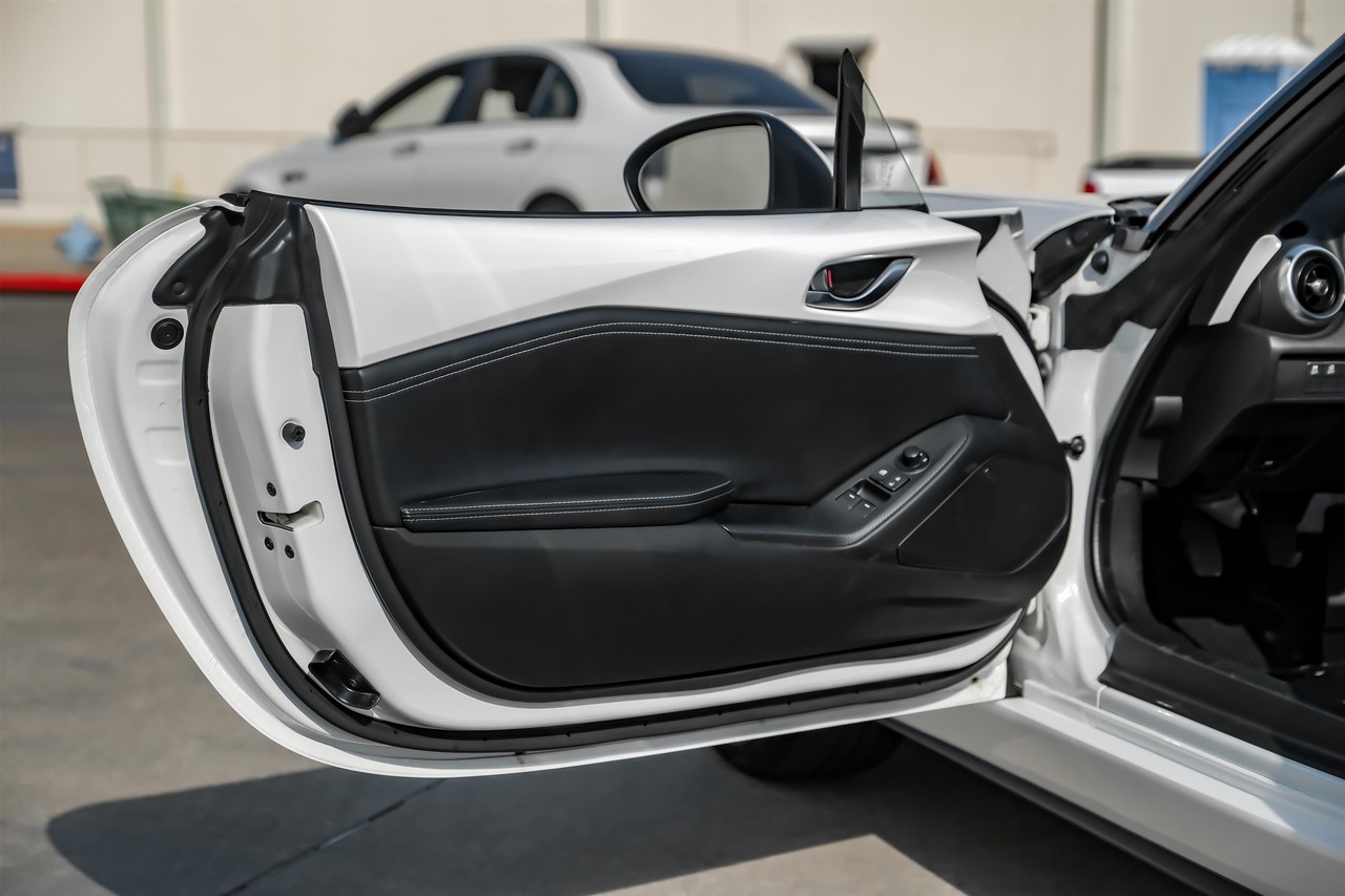 Mazda MX-5 Miata Vehicle Main Gallery Image 34