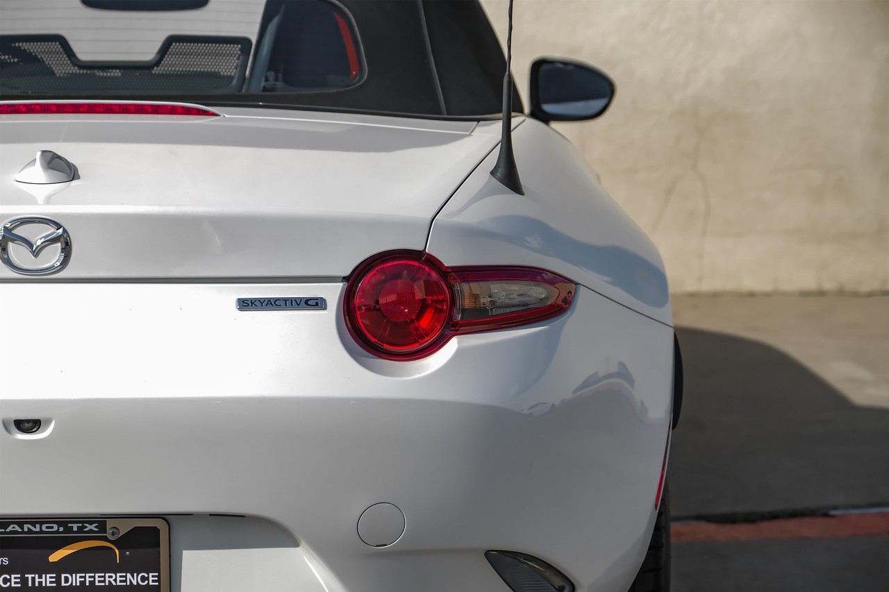 Mazda MX-5 Miata Vehicle Main Gallery Image 38