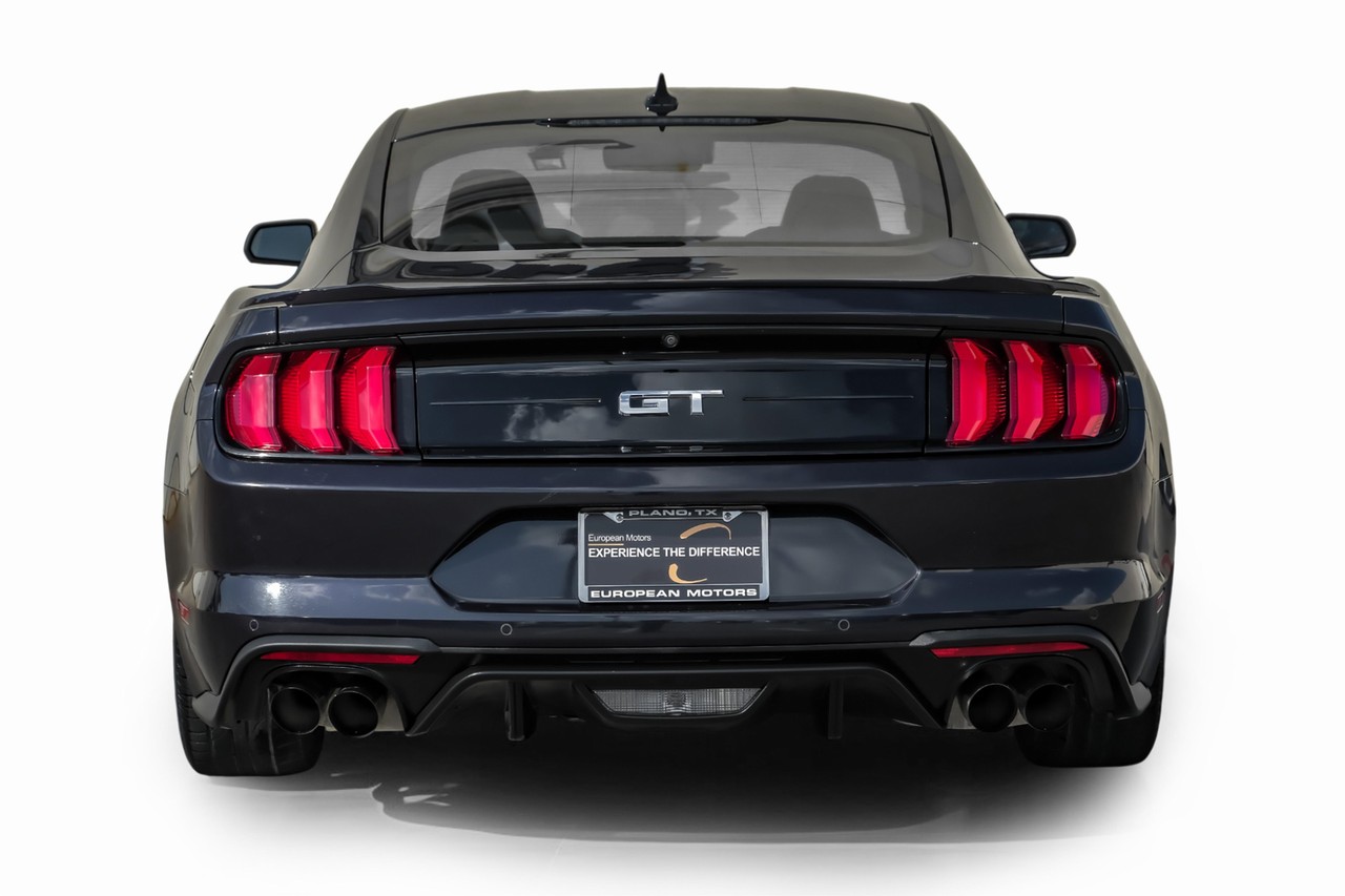 Ford Mustang Vehicle Main Gallery Image 09