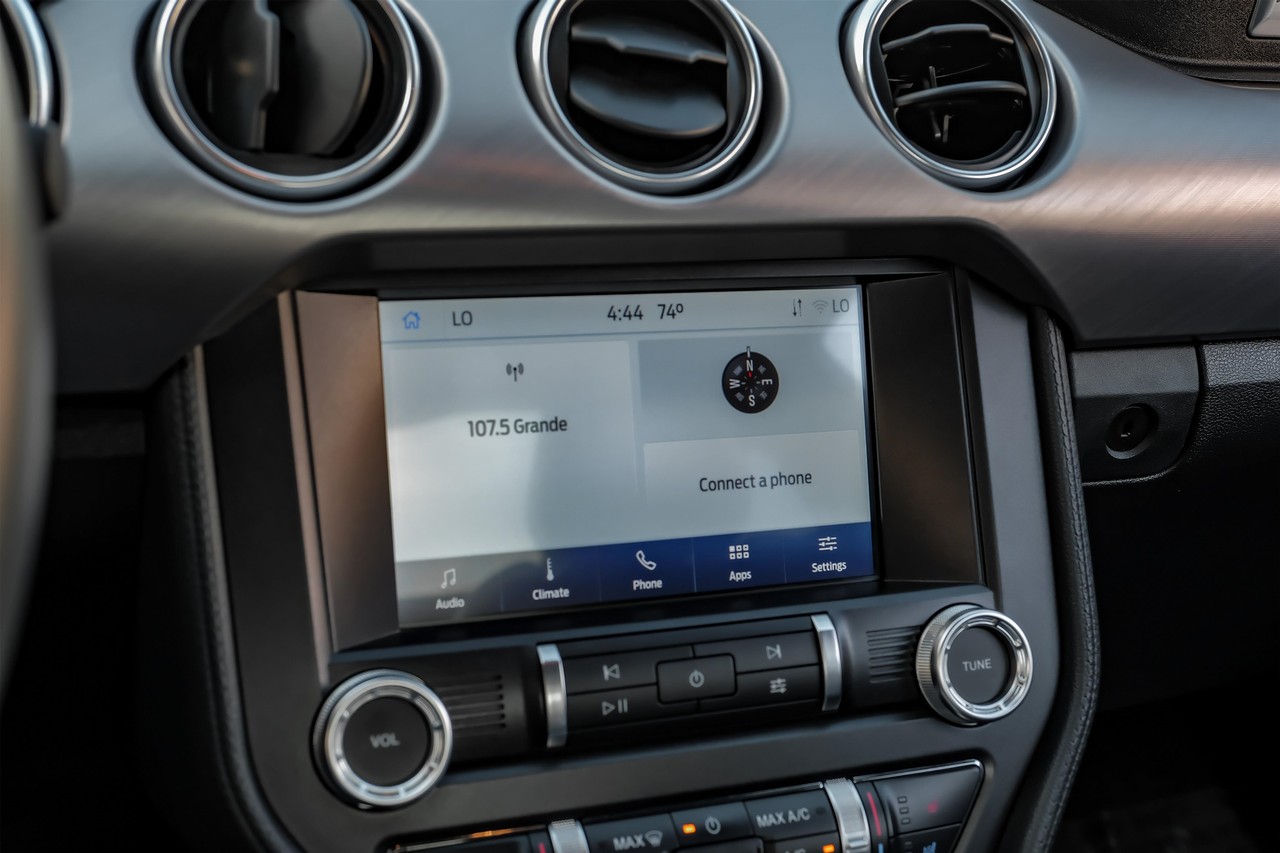 Ford Mustang Vehicle Main Gallery Image 27