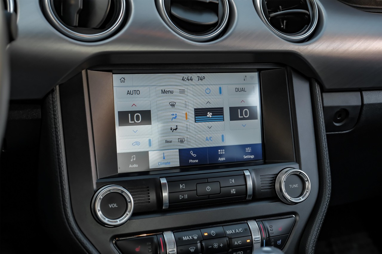 Ford Mustang Vehicle Main Gallery Image 29