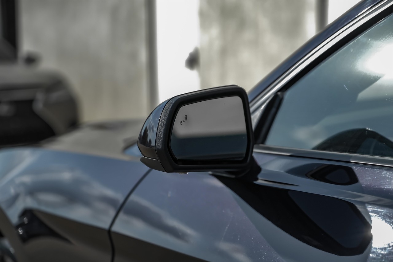 Ford Mustang Vehicle Main Gallery Image 35