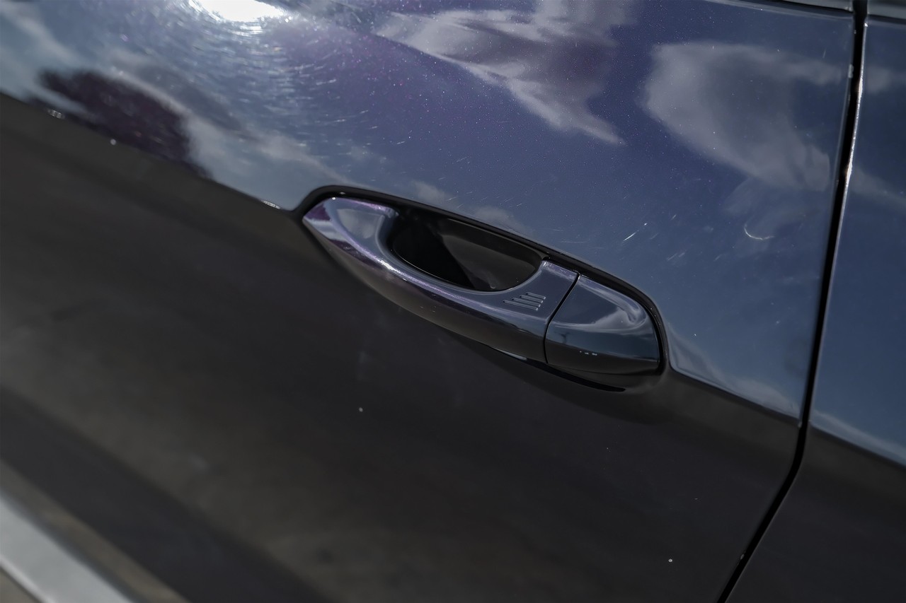 Ford Mustang Vehicle Main Gallery Image 36