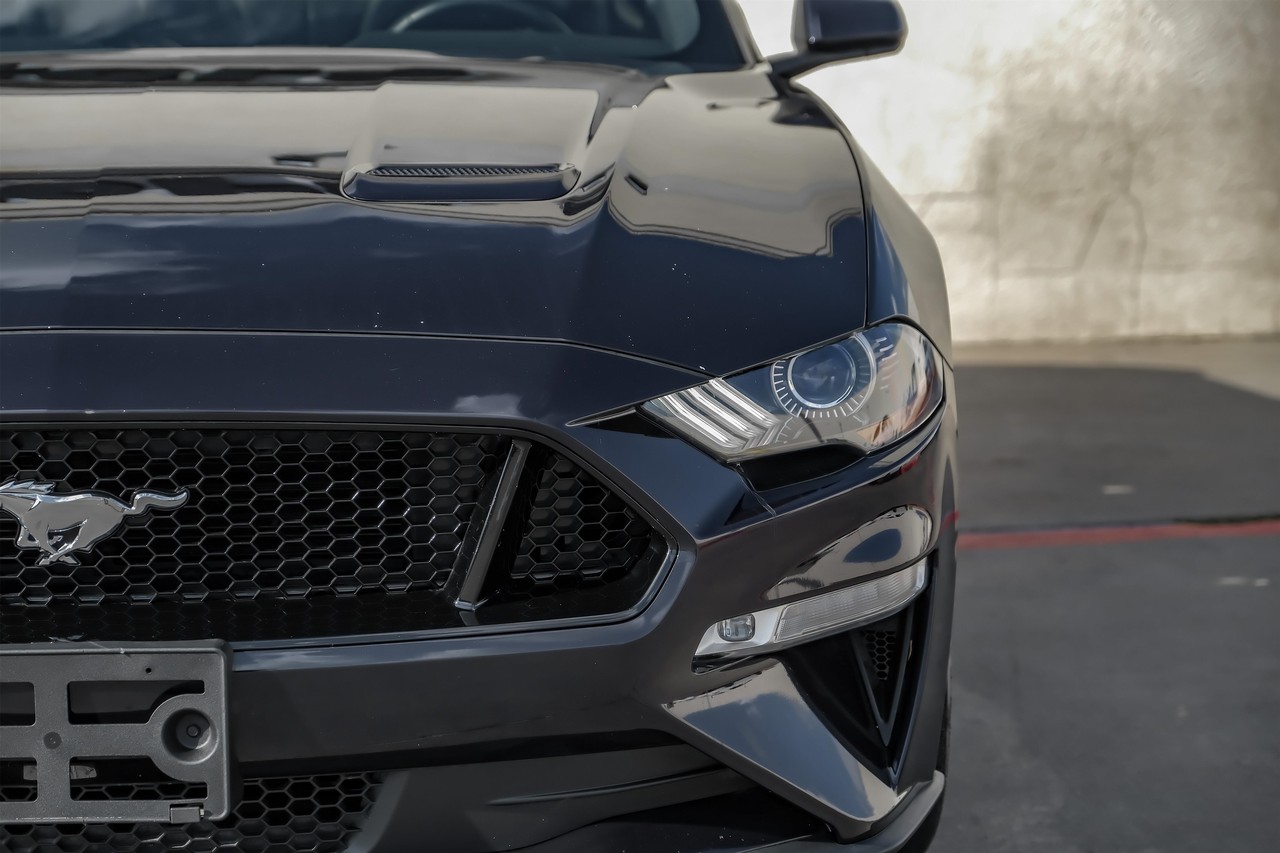 Ford Mustang Vehicle Main Gallery Image 41