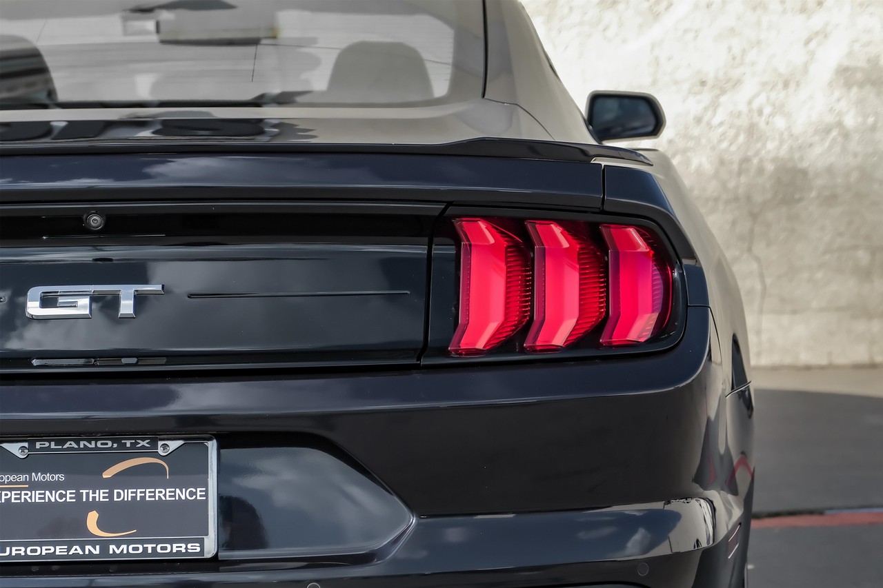 Ford Mustang Vehicle Main Gallery Image 42