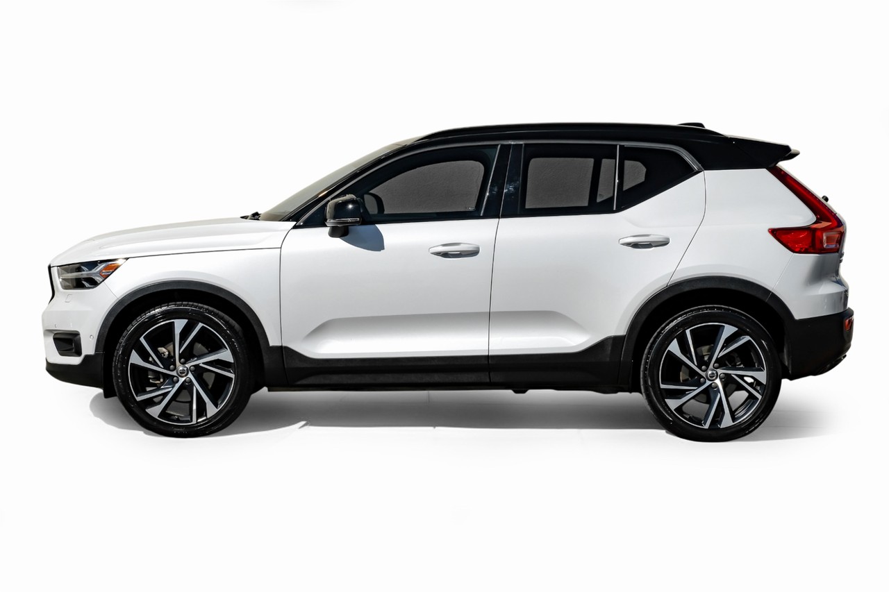 Volvo XC40 Vehicle Main Gallery Image 12