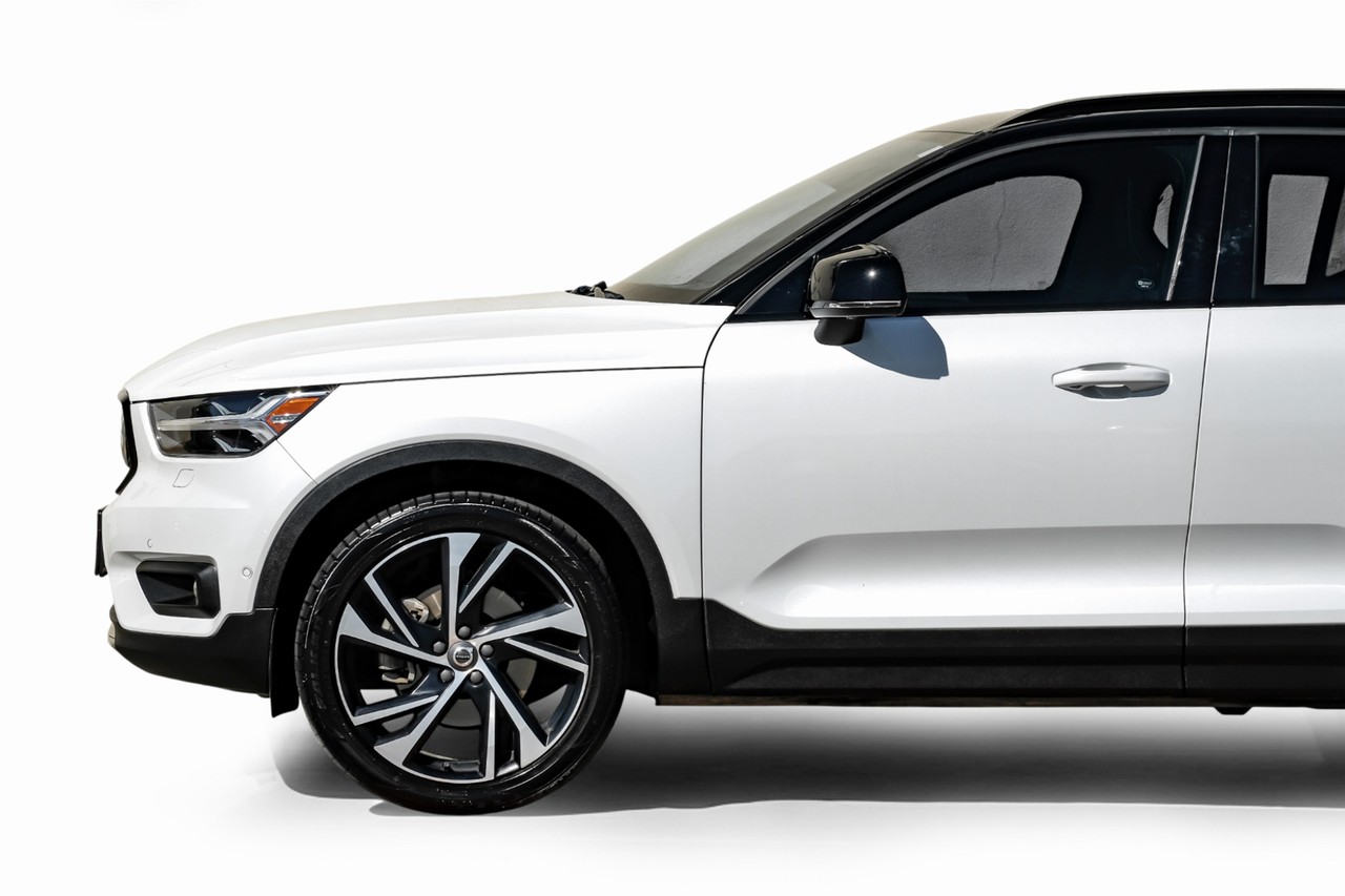 Volvo XC40 Vehicle Main Gallery Image 13