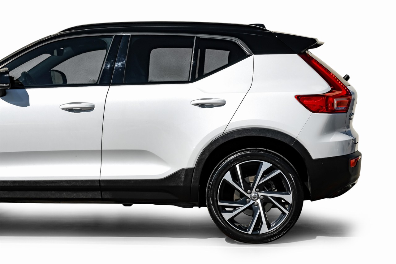 Volvo XC40 Vehicle Main Gallery Image 14