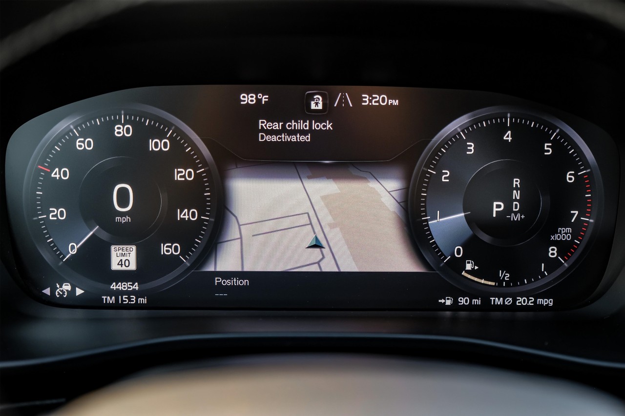 Volvo XC40 Vehicle Main Gallery Image 22