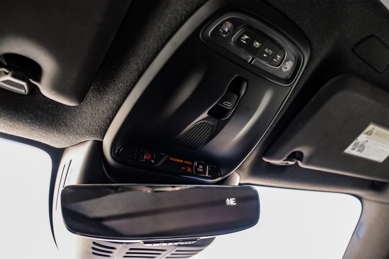 Volvo XC40 Vehicle Main Gallery Image 30