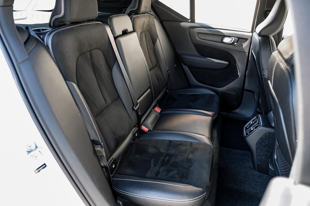 Volvo XC40 Vehicle Main Gallery Image 34