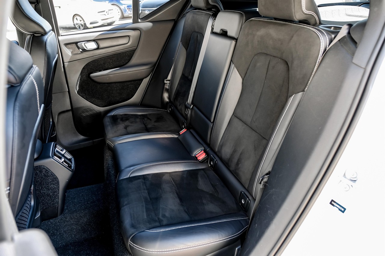 Volvo XC40 Vehicle Main Gallery Image 37