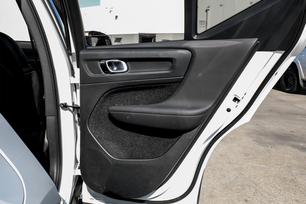 Volvo XC40 Vehicle Main Gallery Image 44