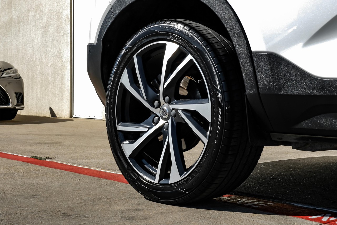 Volvo XC40 Vehicle Main Gallery Image 48