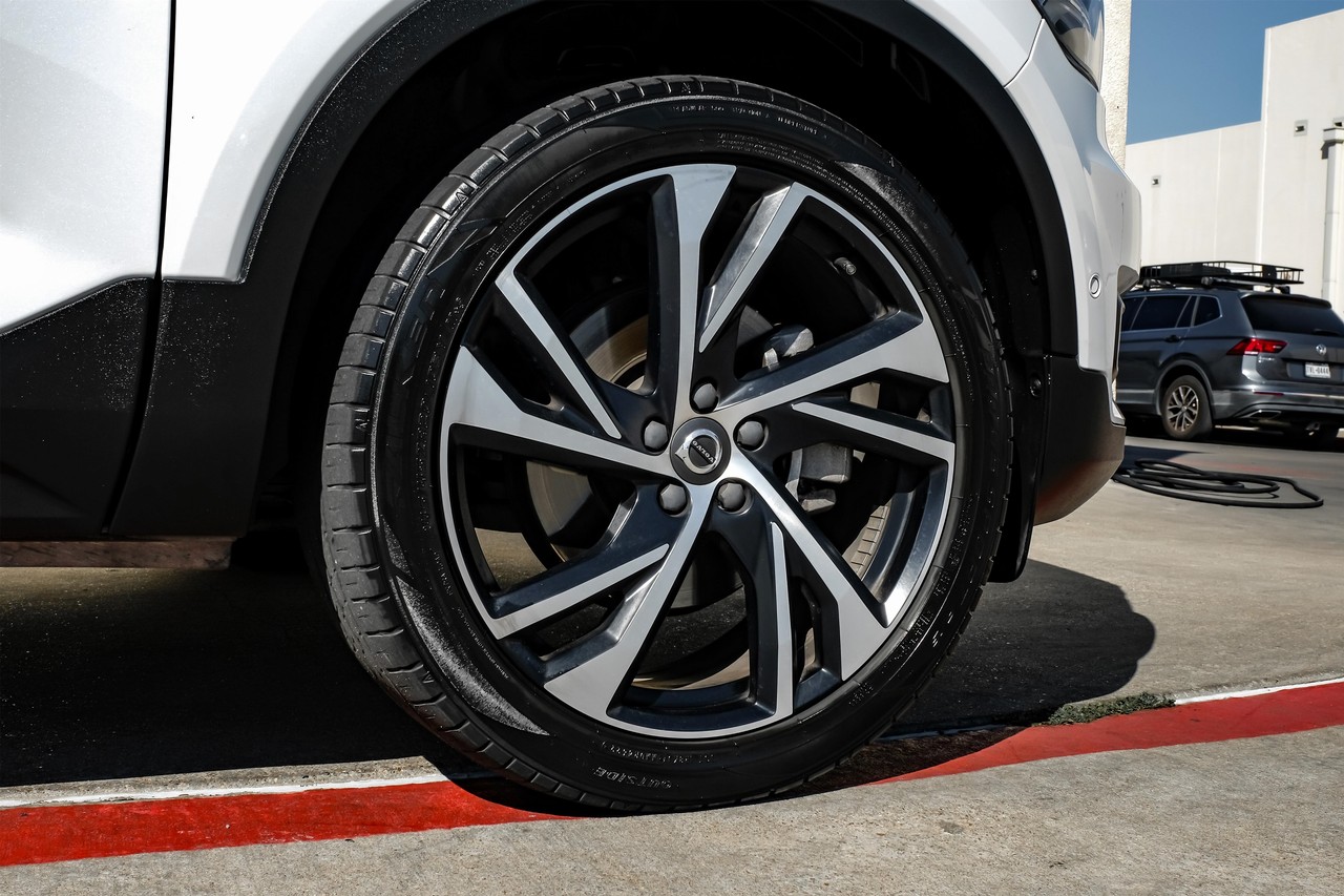 Volvo XC40 Vehicle Main Gallery Image 49