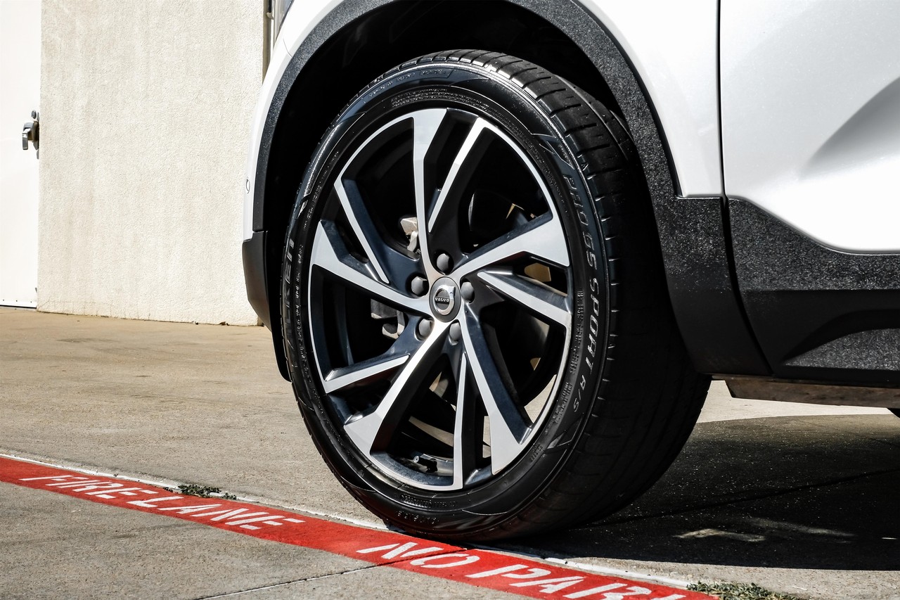 Volvo XC40 Vehicle Main Gallery Image 50