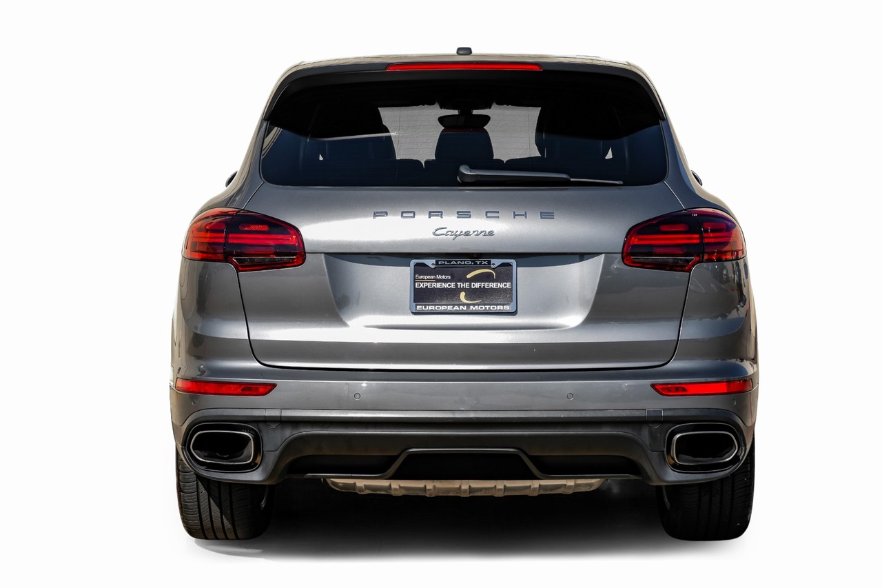 Porsche Cayenne Vehicle Main Gallery Image 10