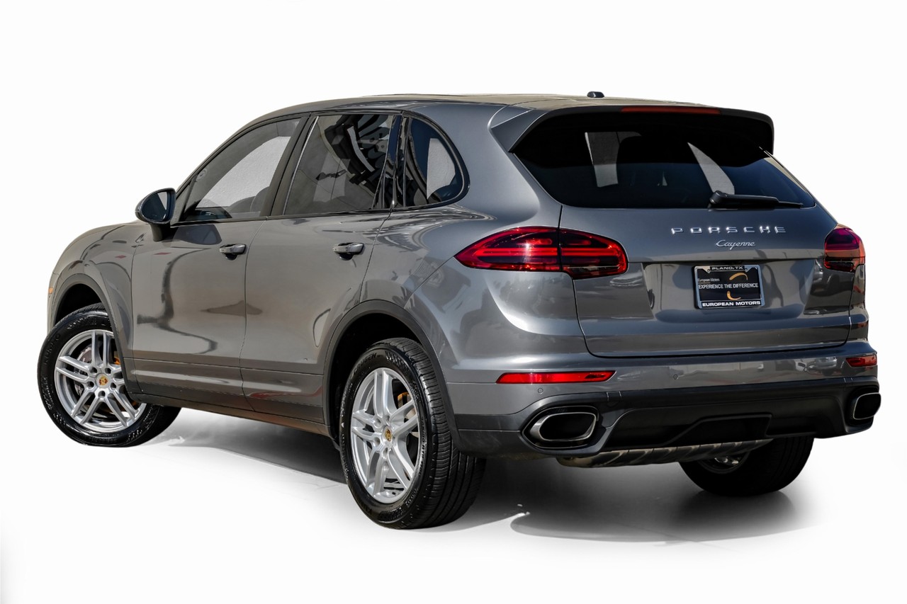 Porsche Cayenne Vehicle Main Gallery Image 11