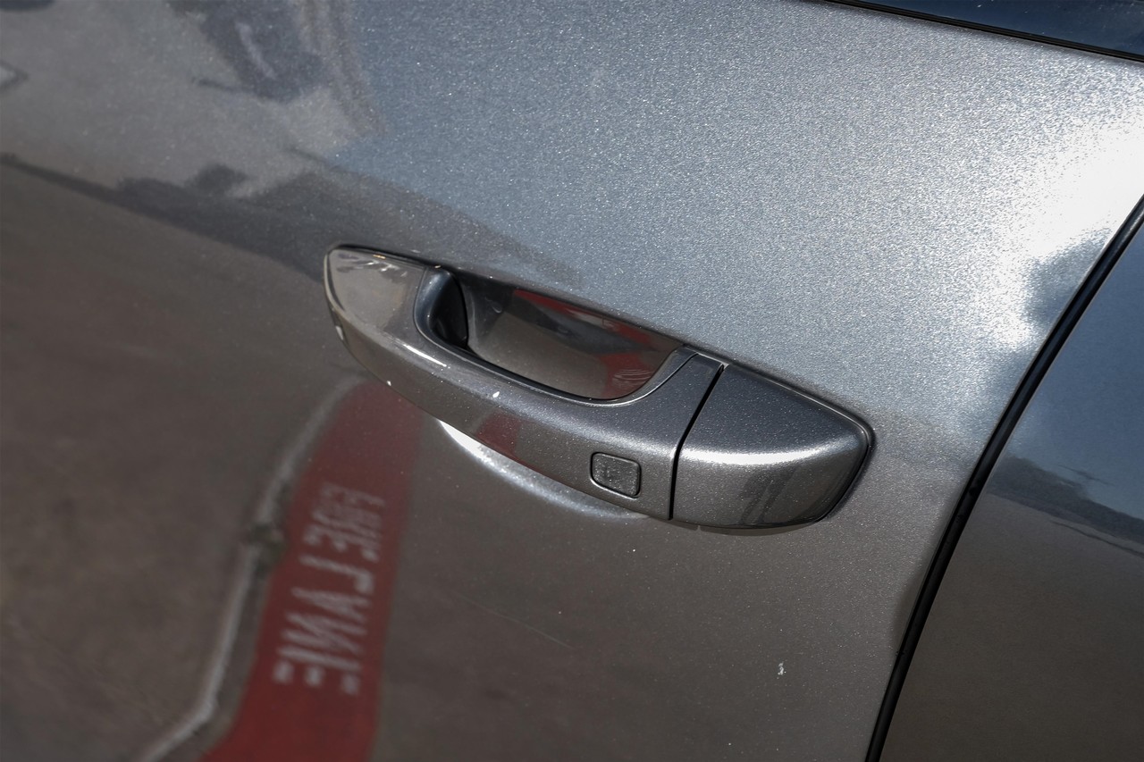 Porsche Cayenne Vehicle Main Gallery Image 39
