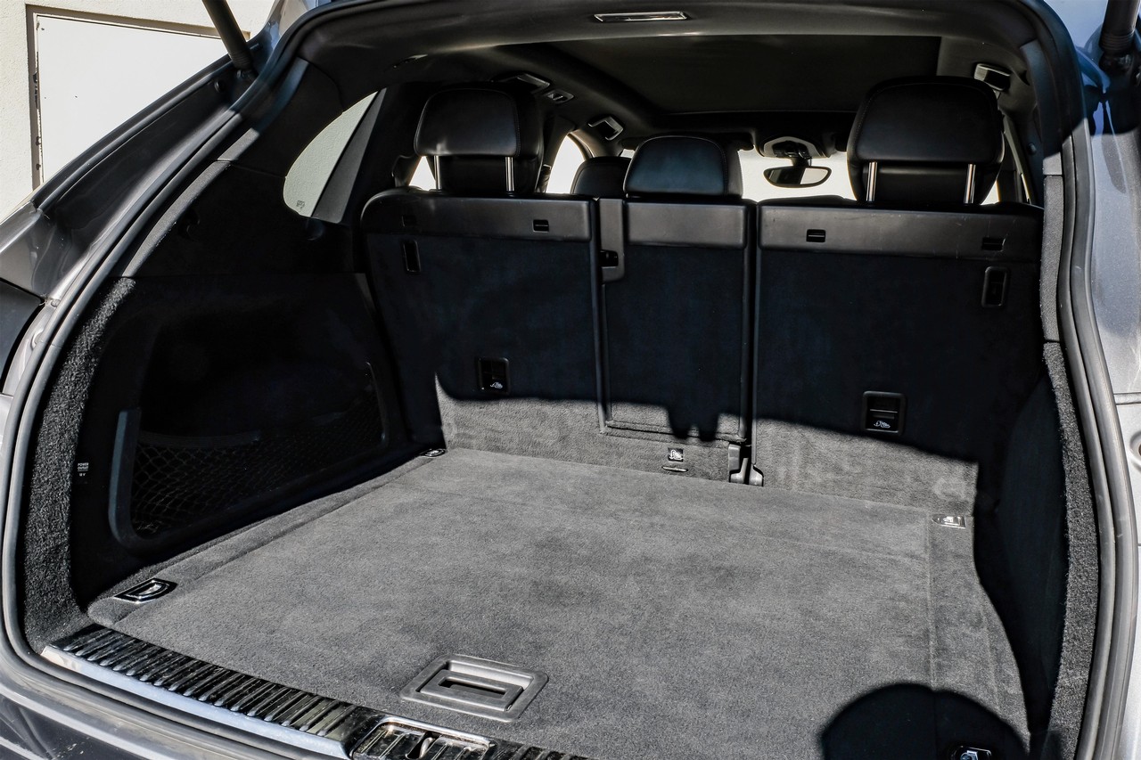 Porsche Cayenne Vehicle Main Gallery Image 47
