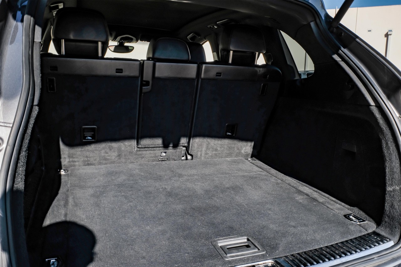 Porsche Cayenne Vehicle Main Gallery Image 48