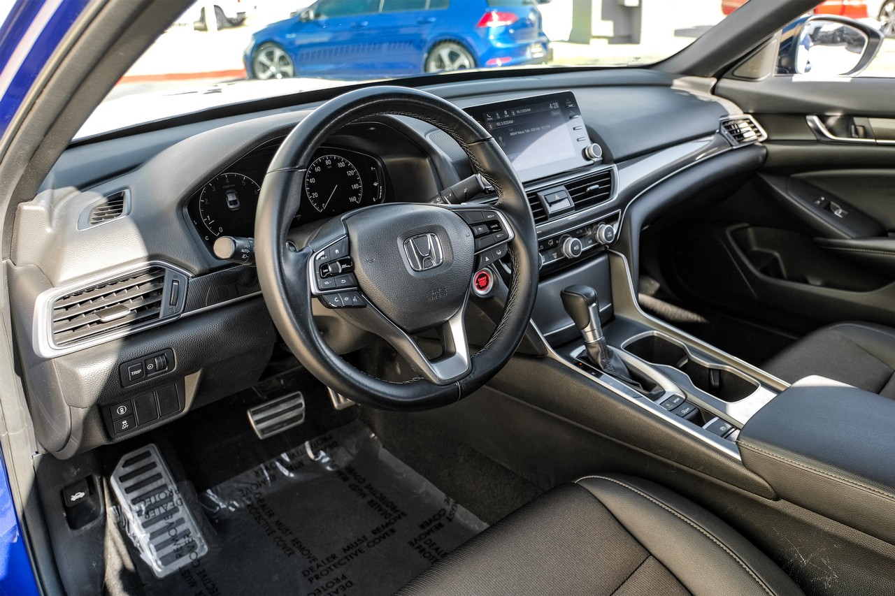 Honda Accord Sedan Vehicle Main Gallery Image 03