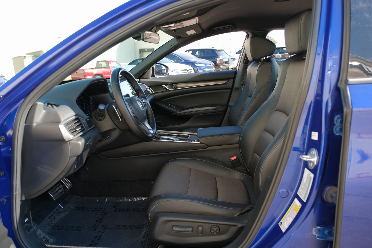 Honda Accord Sedan Vehicle Main Gallery Image 04
