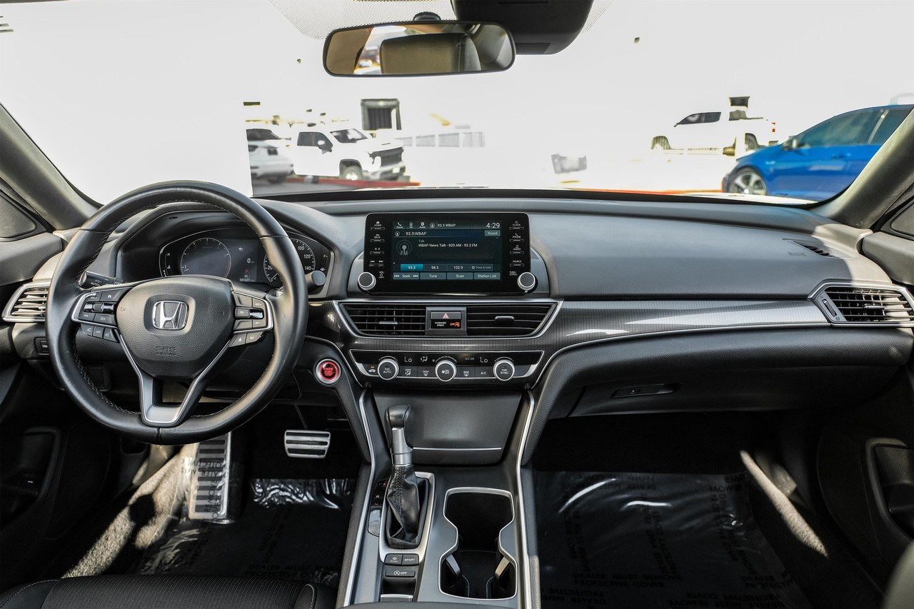 Honda Accord Sedan Vehicle Main Gallery Image 14