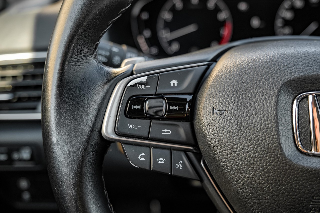Honda Accord Sedan Vehicle Main Gallery Image 16