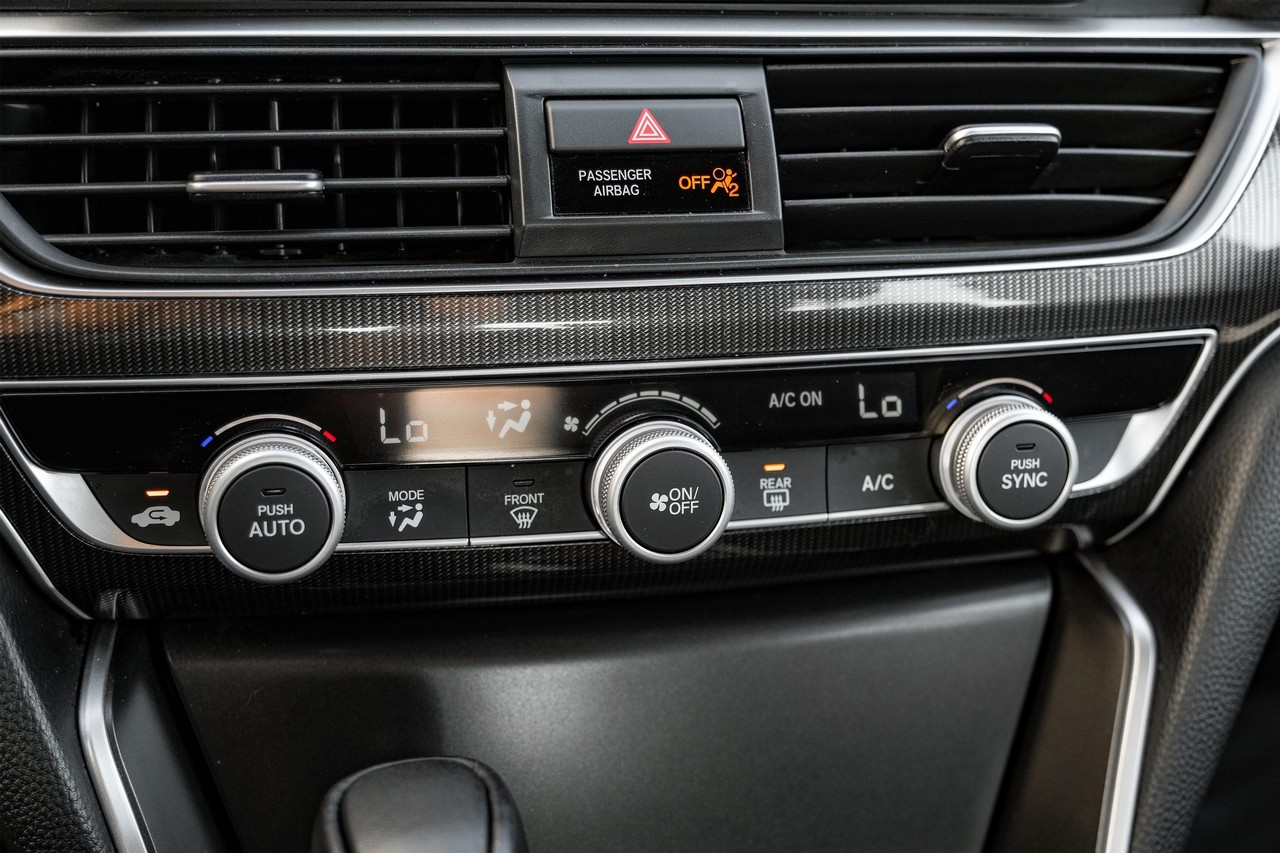 Honda Accord Sedan Vehicle Main Gallery Image 25