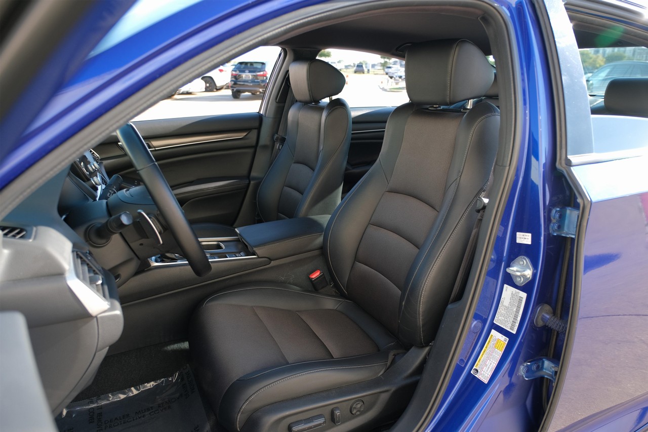 Honda Accord Sedan Vehicle Main Gallery Image 30