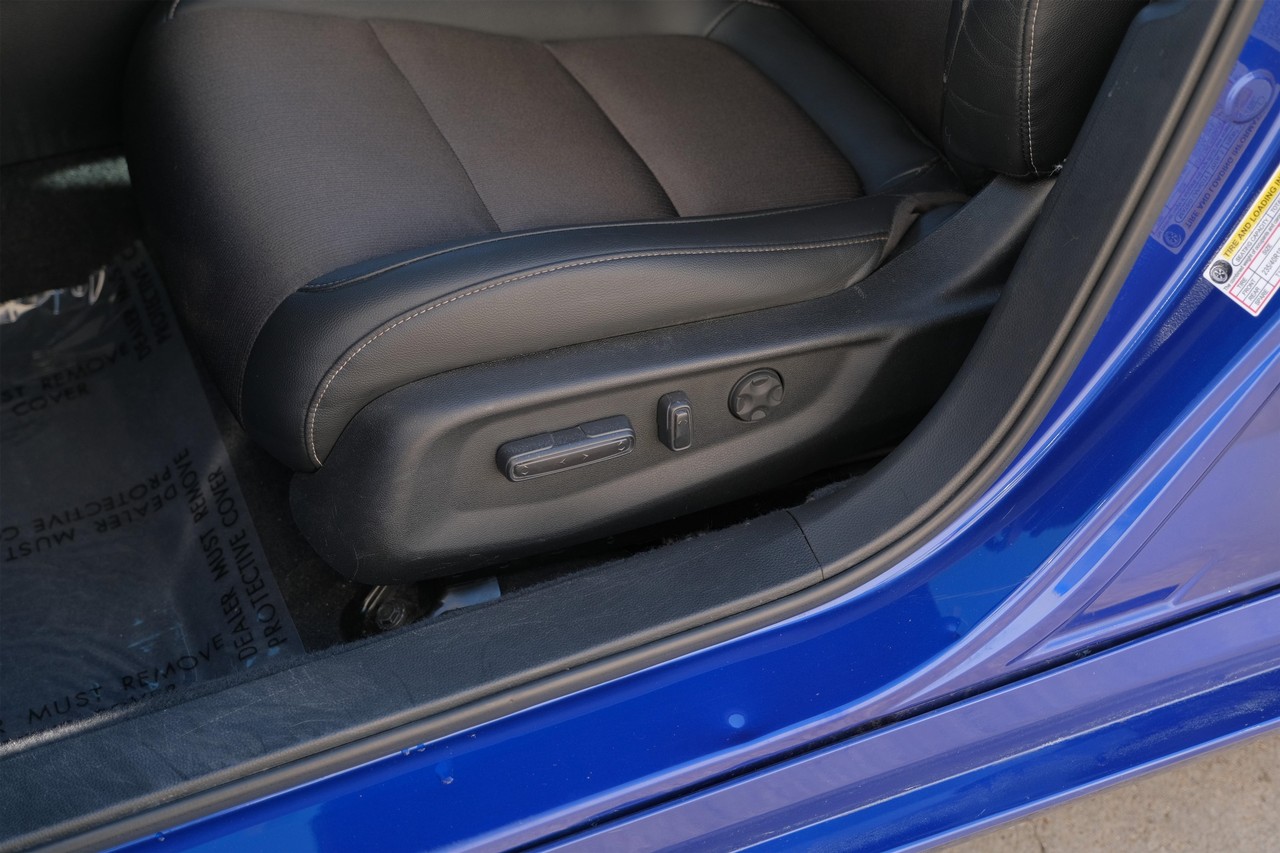 Honda Accord Sedan Vehicle Main Gallery Image 31
