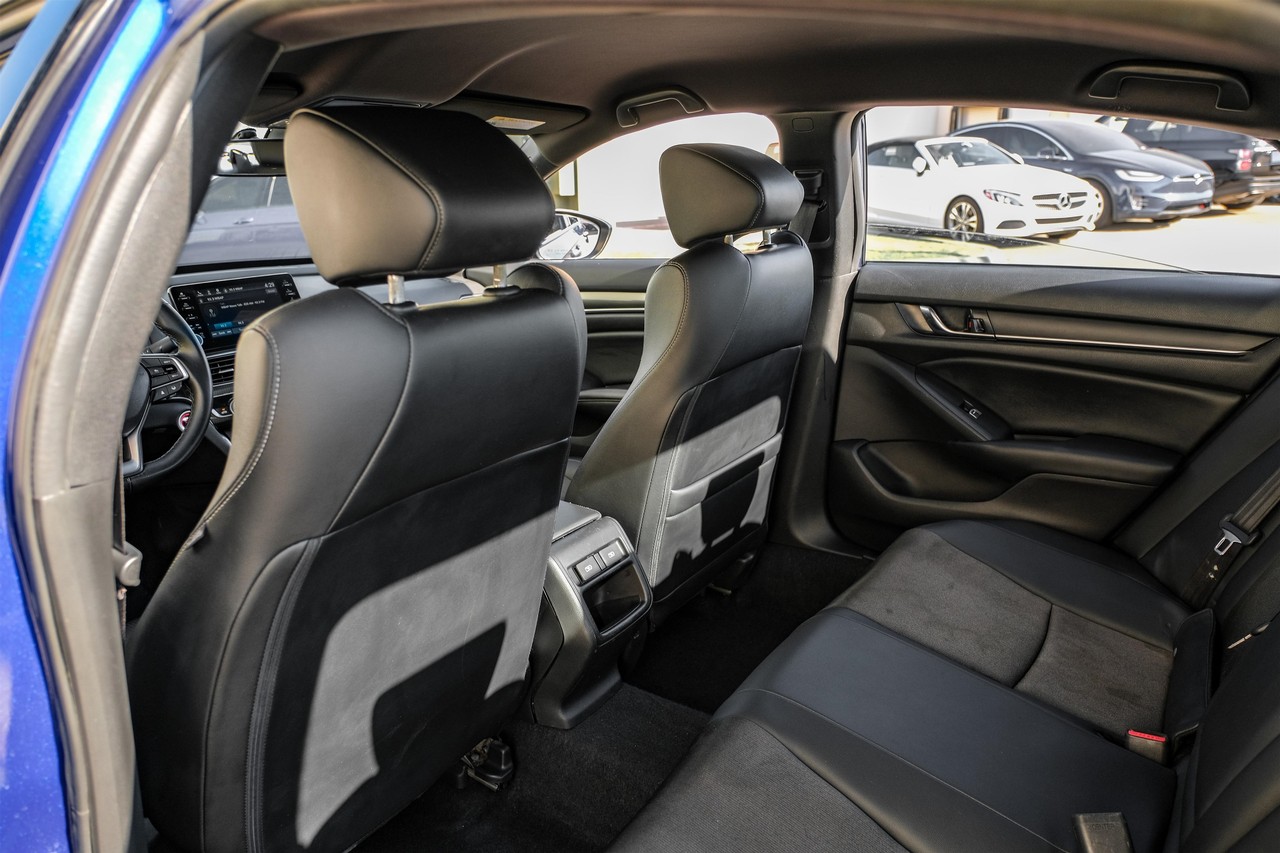 Honda Accord Sedan Vehicle Main Gallery Image 36