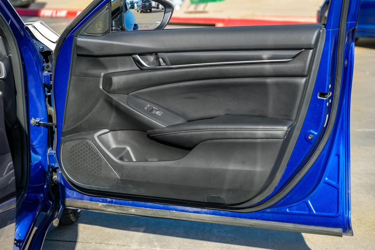 Honda Accord Sedan Vehicle Main Gallery Image 42
