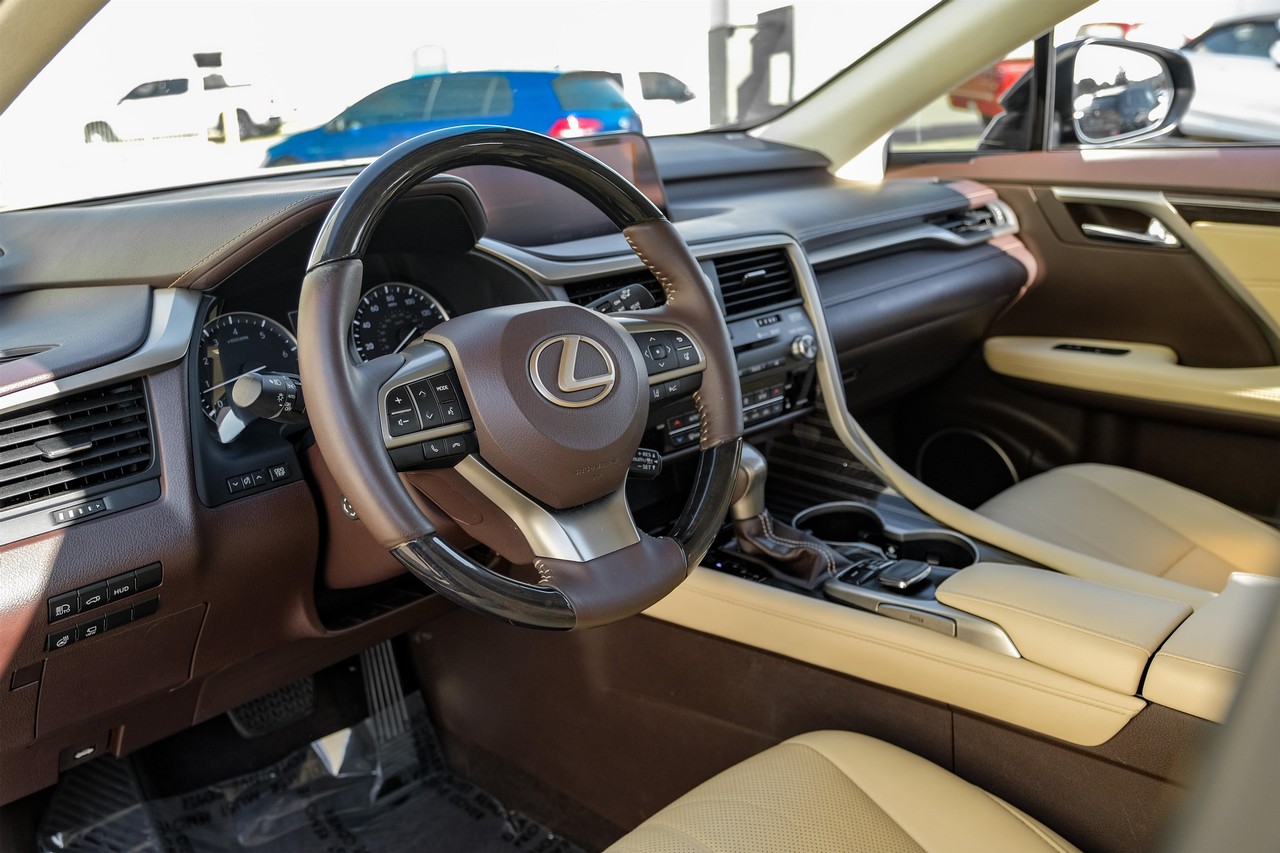 Lexus RX 350 Vehicle Main Gallery Image 03