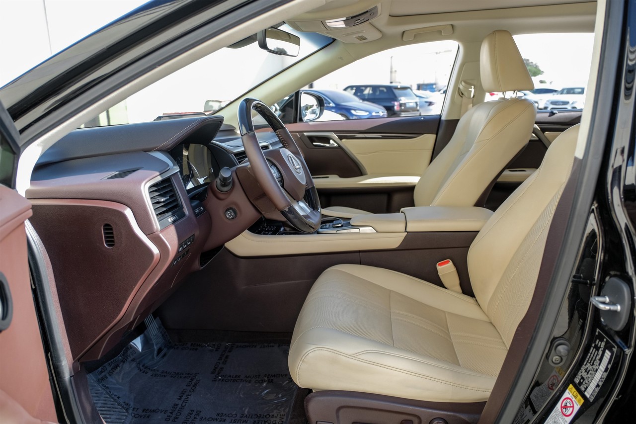 Lexus RX 350 Vehicle Main Gallery Image 04