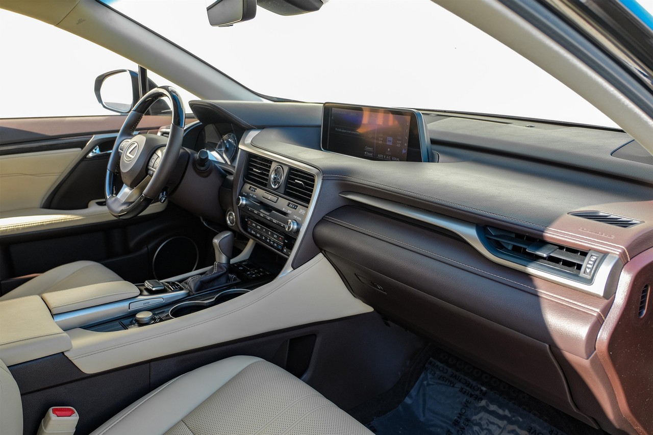 Lexus RX 350 Vehicle Main Gallery Image 13